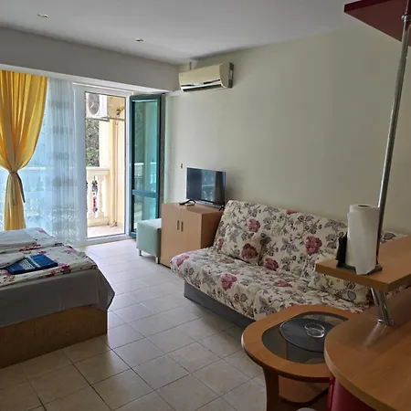 Апартамент 212s Miramar Sunny