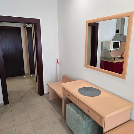 212s Miramar Sunny Апартамент *