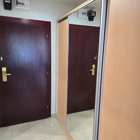 212s Miramar Sunny Апартамент