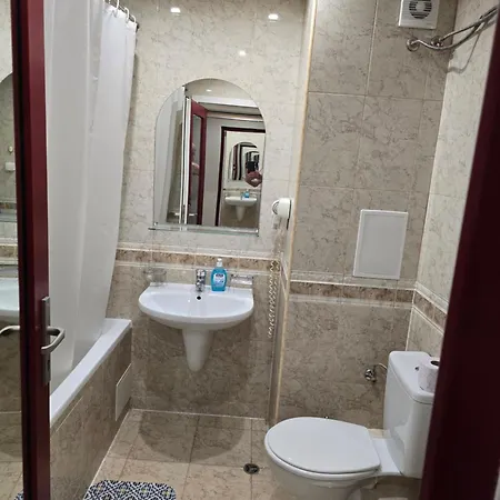 212s Miramar Sunny Апартамент *